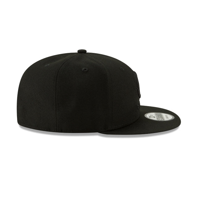 Chicago Bears Basic Black On Black 9FIFTY Snapback Hat