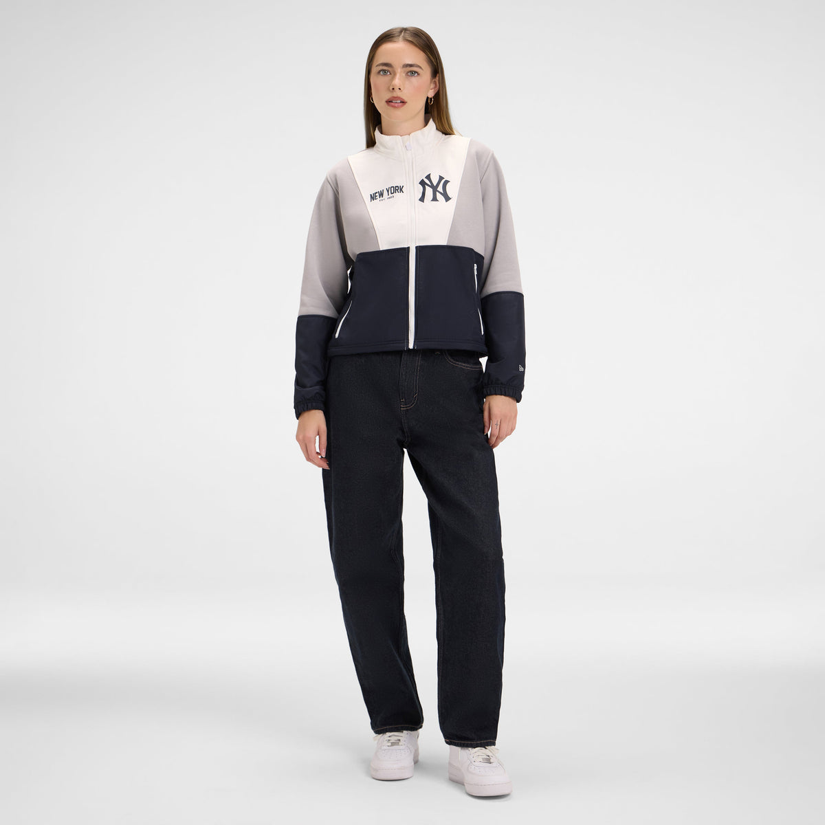 Atlanta Braves Leisure Women's Full-Zip Sweatshirt